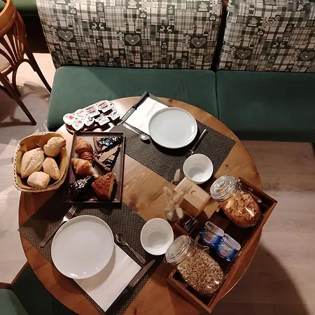 ホテル Ristorante La Lepre Bianca 3*